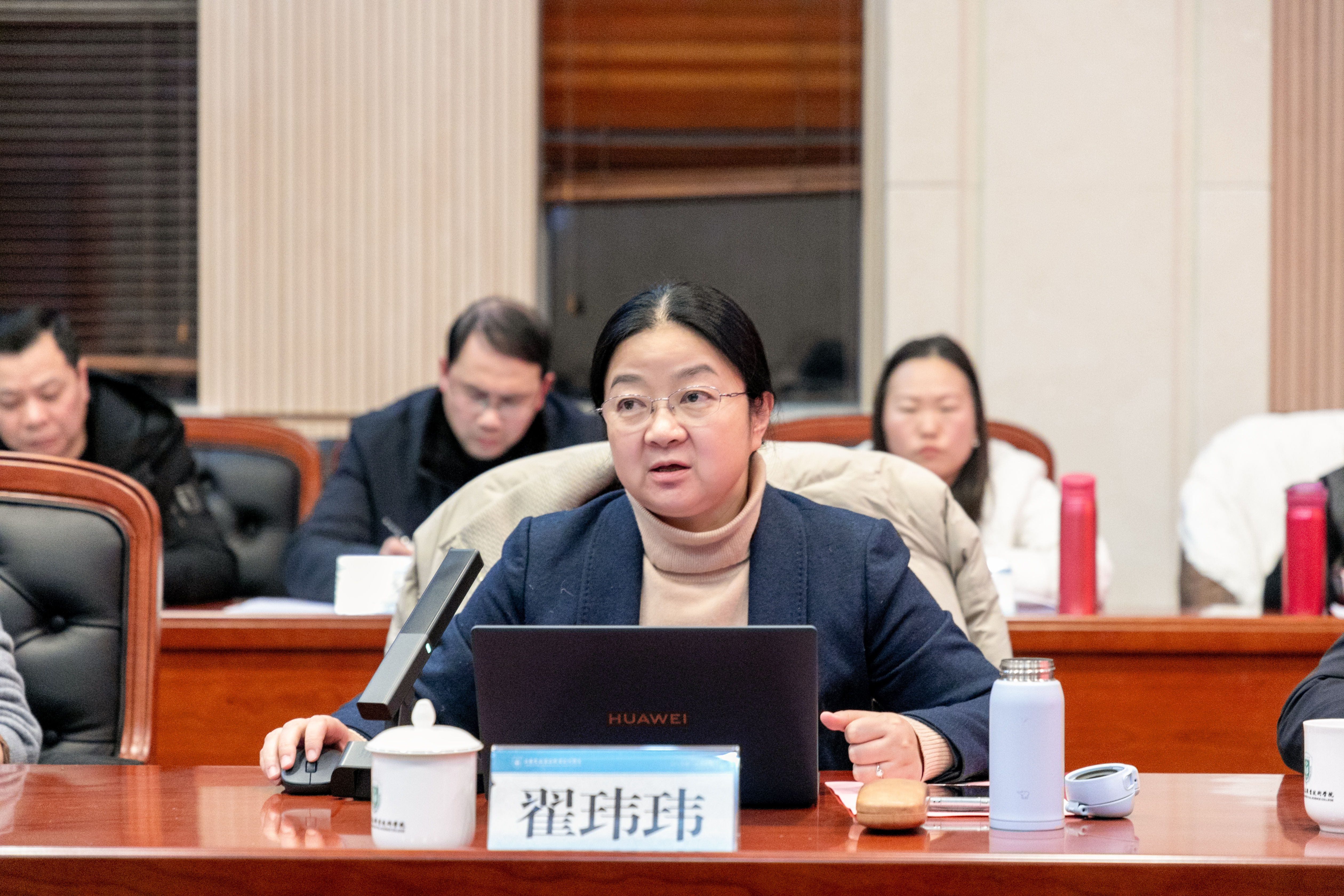 党委书记翟玮玮作总结讲话
